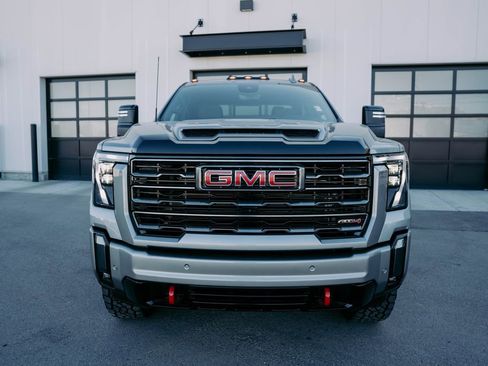 Used 2024 GMC Sierra 3500 AT4 w/ Technology Package AWD/4WD image 2