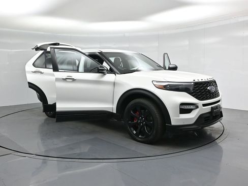Certified 2022 Ford Explorer ST w/ Equipment Group 401A image 40
