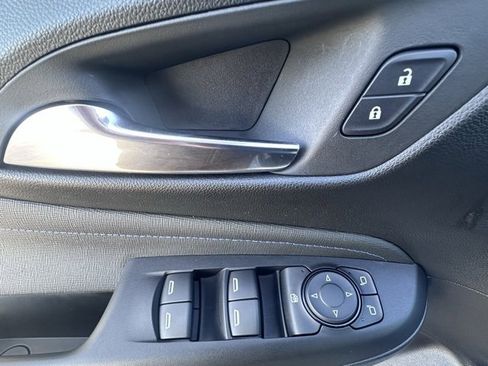 Used 2024 Buick Envista Sport Touring w/ Convenience I Package image 10