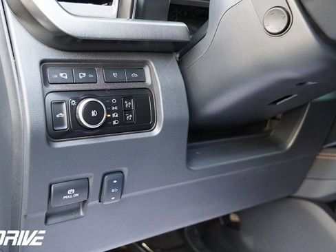 Used 2024 Ford F350 Platinum image 23