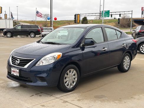 Used 2012 Nissan Versa SV w/ Convenience Pkg image 4