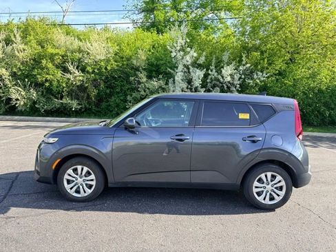 Used 2020 Kia Soul LX FWD image 2