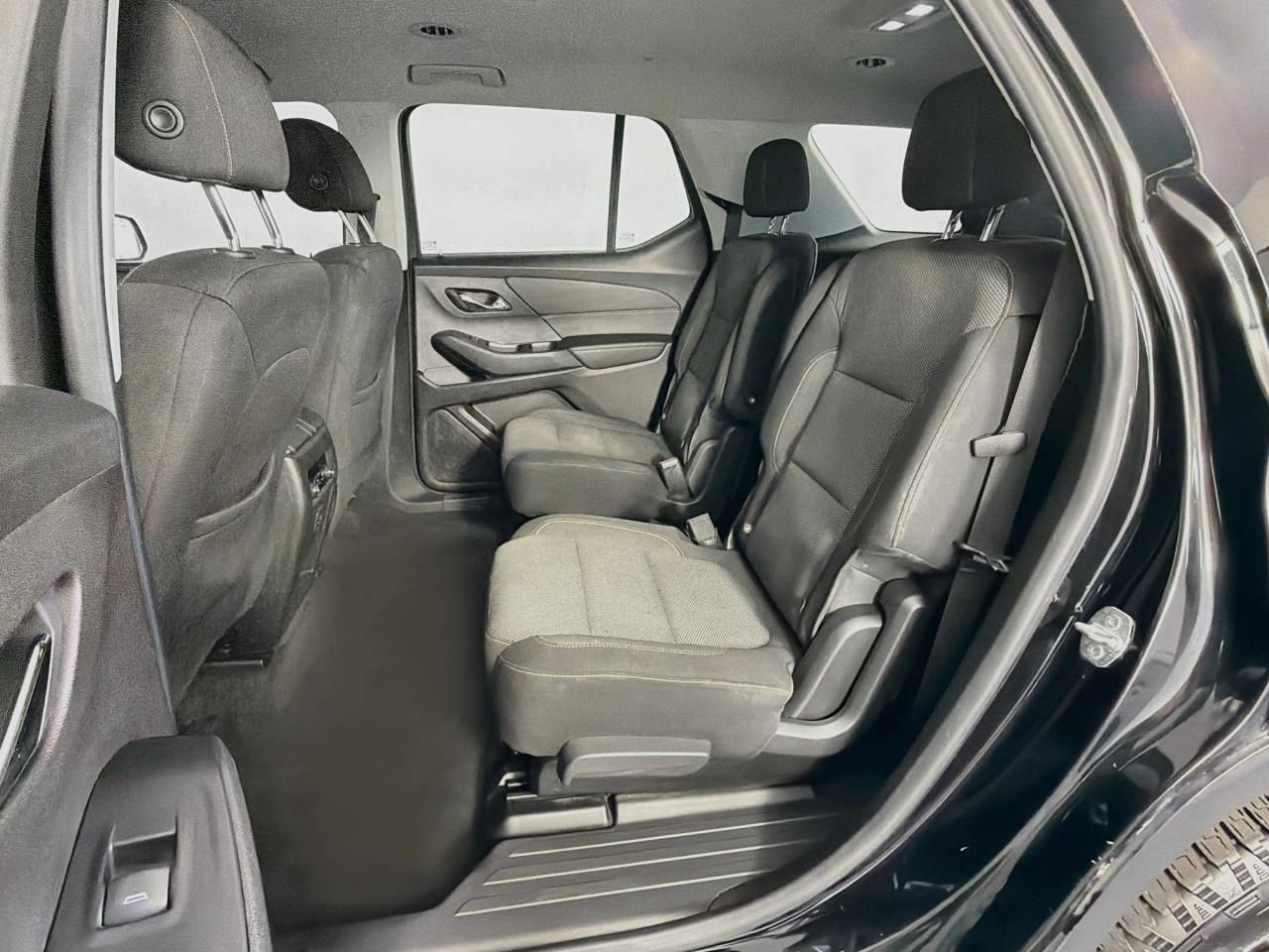 Used 2019 Chevrolet Traverse LT w/ LPO, Black Accent Package AWD/4WD image 38