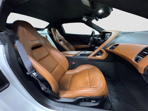 Used 2016 Chevrolet Corvette Z06 w/ 3LZ Preferred Equipment Group image 15