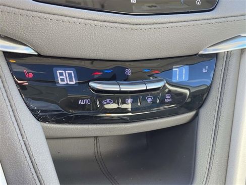 Used 2021 Cadillac XT5 Premium Luxury image 28