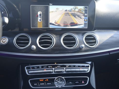 Used 2017 Mercedes-Benz E 300 image 24