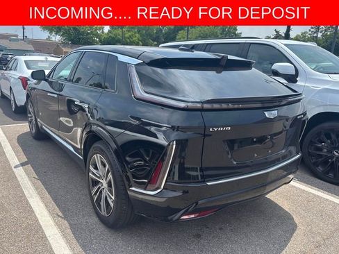 Used 2024 Cadillac Lyriq Luxury w/ LPO, Floor Liner Package AWD/4WD image 17