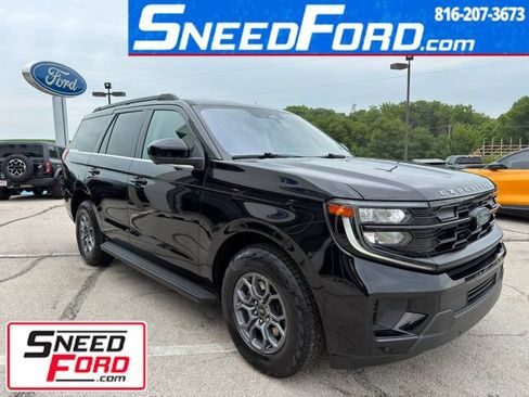 Used 2025 Ford Expedition Active AWD/4WD image 1