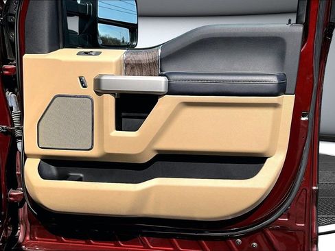 Used 2017 Ford F250 Lariat w/ Chrome Package image 25