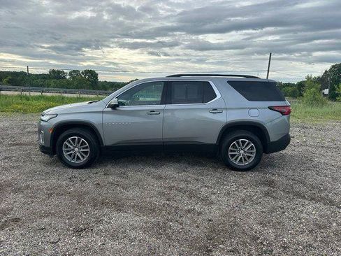 Used 2023 Chevrolet Traverse LT FWD image 18