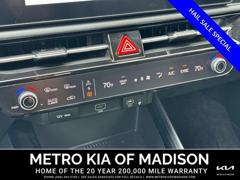 Used 2025 Kia Niro EX FWD image 23