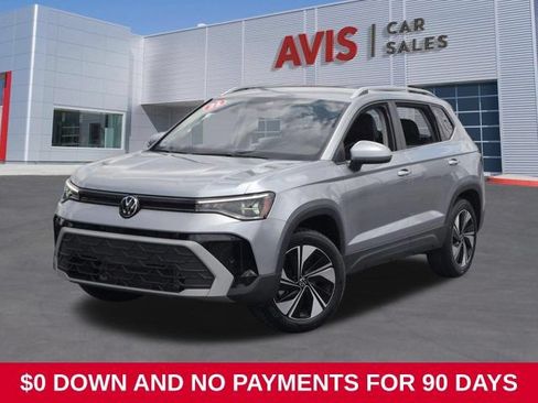 Used 2025 Volkswagen Taos SE AWD/4WD image 1