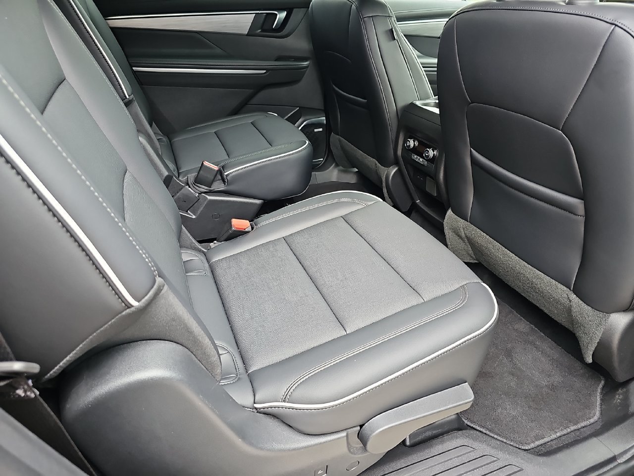 Used 2026 Buick Enclave Preferred w/ Power Package FWD image 14