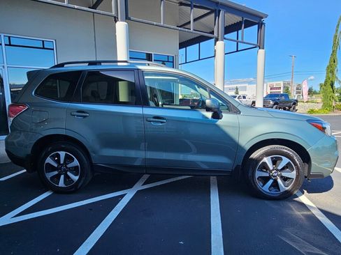 Used 2017 Subaru Forester 2.5i Premium w/ All-Weather Package AWD/4WD image 6