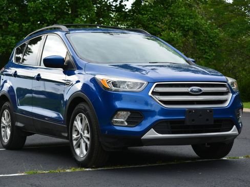 Used 2018 Ford Escape SEL w/ Canadian Touring Package FWD image 3