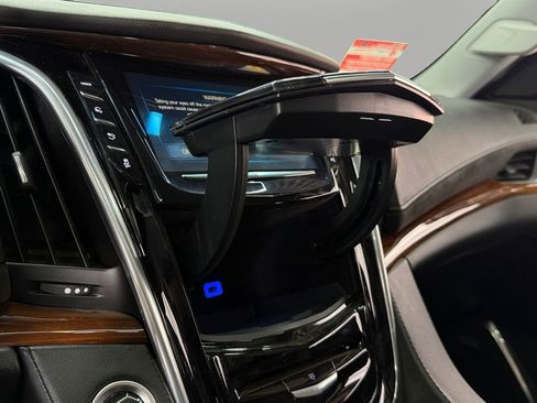 Used 2018 Cadillac Escalade Premium Luxury RWD image 24