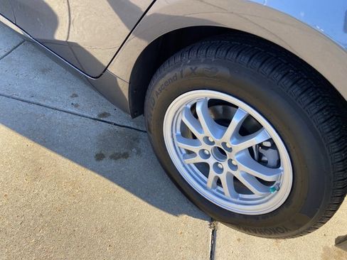 Used 2018 Toyota Prius Four image 29