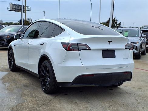 Used 2023 Tesla Model Y Long Range image 4