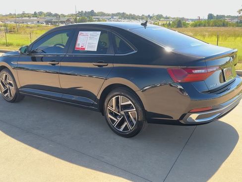Used 2024 Volkswagen Jetta SEL image 5