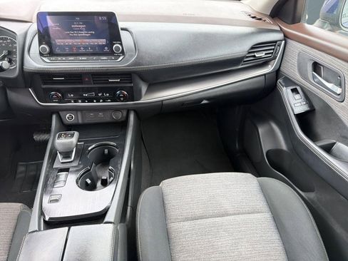 Used 2023 Nissan Rogue SV image 27