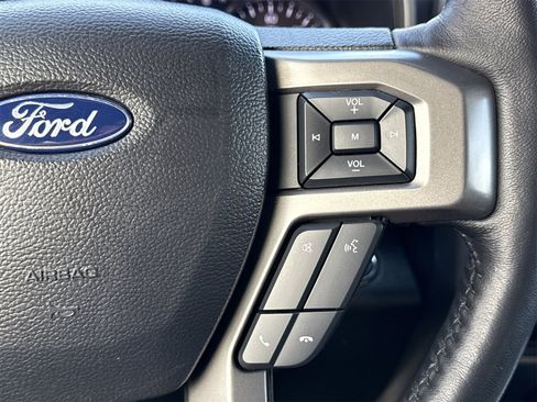 Used 2021 Ford Expedition XLT image 18