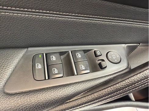 Used 2020 BMW M550i xDrive w/ Premium Package AWD/4WD image 37
