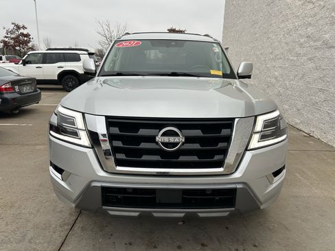 Used 2021 Nissan Armada SL w/ Captain's Chairs Package image 2