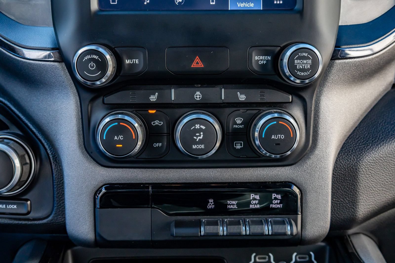 Used 2023 RAM 1500 Big Horn AWD/4WD image 28