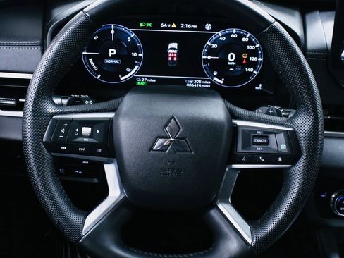 Used 2023 Mitsubishi Outlander SEL image 15