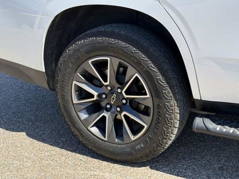 Used 2023 Chevrolet Tahoe Z71 w/ Luxury Package image 12