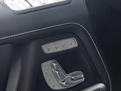 Used 2025 Mercedes-Benz G 63 AMG 4MATIC image 19