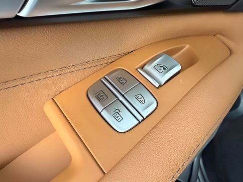 Used 2026 BMW X7 xDrive40i w/ Premium Package image 23