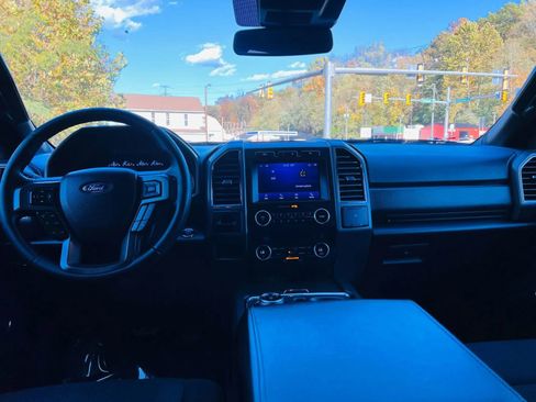 Used 2020 Ford Expedition XLT image 23