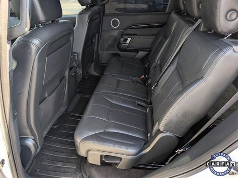 Used 2020 Land Rover Discovery SE image 23