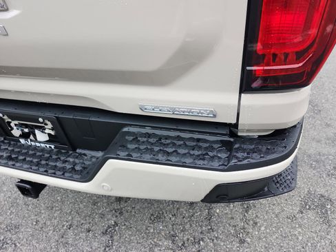 New 2026 GMC Canyon Elevation w/ Convenience Package image 4