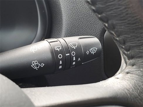 Used 2023 Jeep Renegade Limited image 13