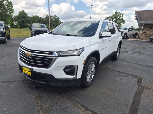 Used 2023 Chevrolet Traverse LT w/ LPO, Cargo Package AWD/4WD image 4