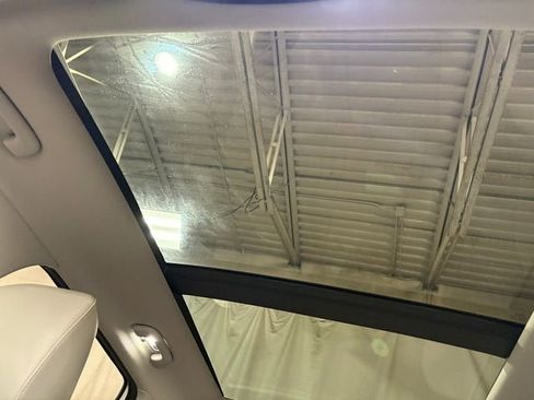 Used 2024 Kia Sorento S w/ Panoramic Sunroof Package image 12