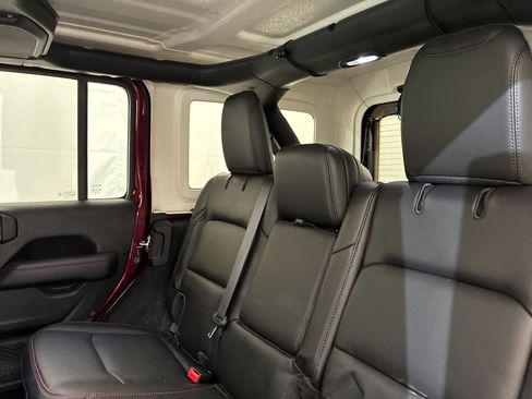 Used 2021 Jeep Wrangler Unlimited Rubicon AWD/4WD image 11