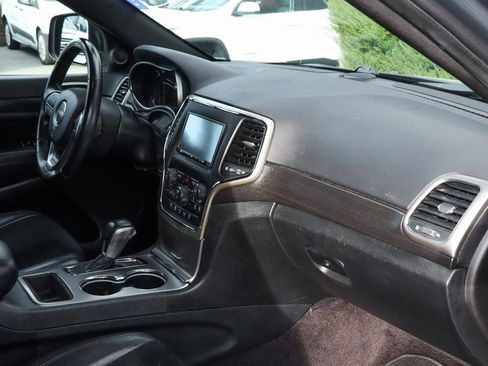 Used 2018 Jeep Grand Cherokee Altitude image 37