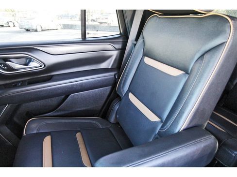 Used 2024 GMC Yukon AT4 w/ Technology Package image 11
