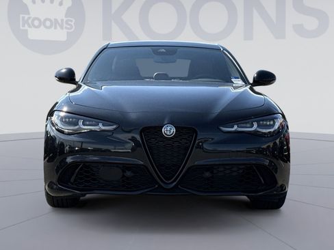 Used 2024 Alfa Romeo Giulia Veloce AWD/4WD image 11