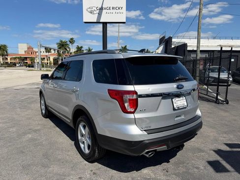 Used 2018 Ford Explorer XLT FWD image 7