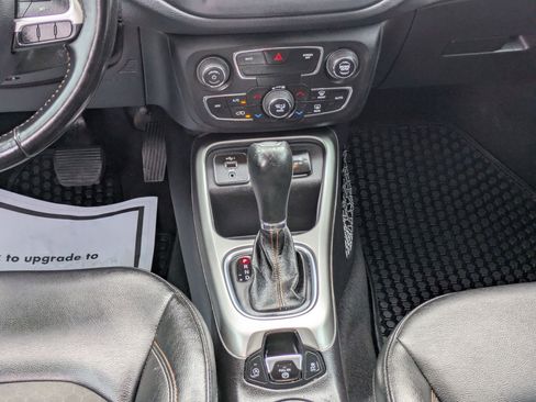 Used 2020 Jeep Compass Latitude image 16