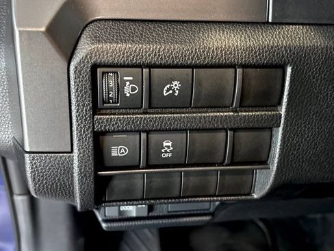 Used 2025 Toyota Tacoma SR5 AWD/4WD image 23