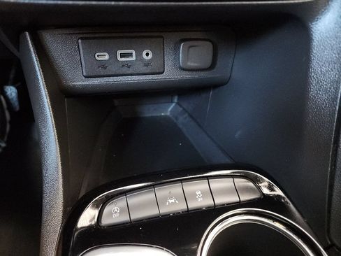 Used 2021 Buick Encore GX Select FWD image 28