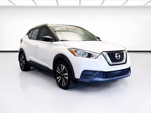 Used 2019 Nissan Kicks SV FWD image 3