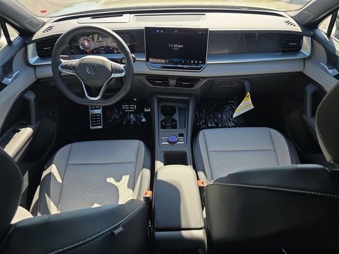 New 2026 Volkswagen Tiguan SE R-Line image 10