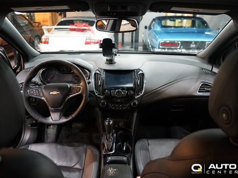 Used 2017 Chevrolet Cruze Premier image 12