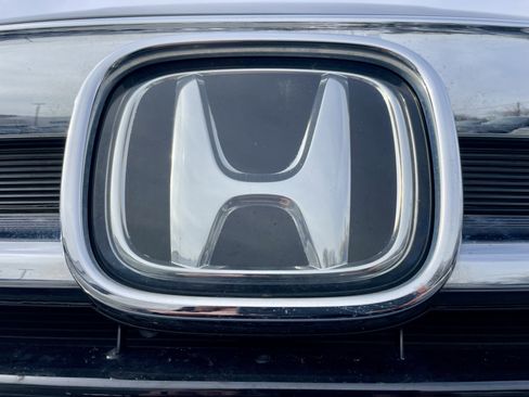 Used 2019 Honda Pilot Touring image 35